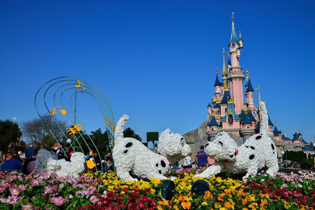 Dalmatians topiary at Disneyland Paris