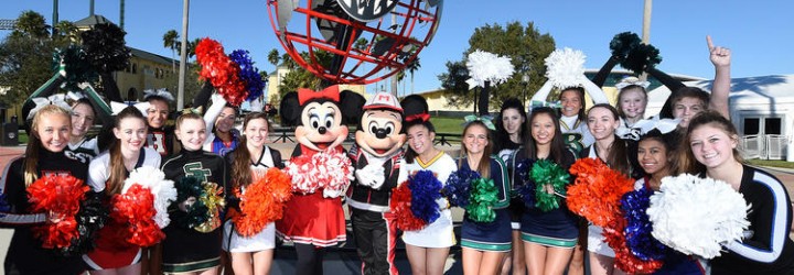 Mickey & Goofy Have a Go at Trying Out for NFL Pro Bowl