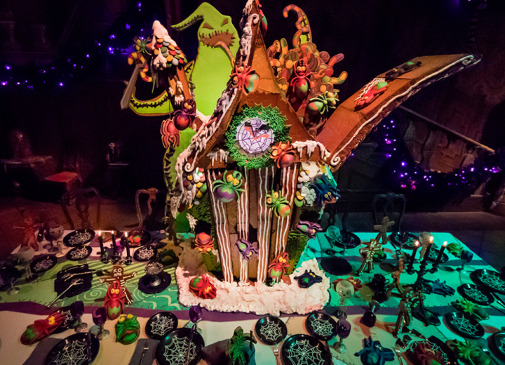 Check Out How Disney Installs The Haunted Mansion Gingerbread House At Disneyland